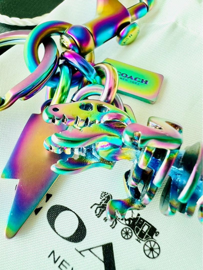 ✨極美品✨COACH　コーチ　キーホルダー　チャーム　恐竜　レキシー　ダイナソー