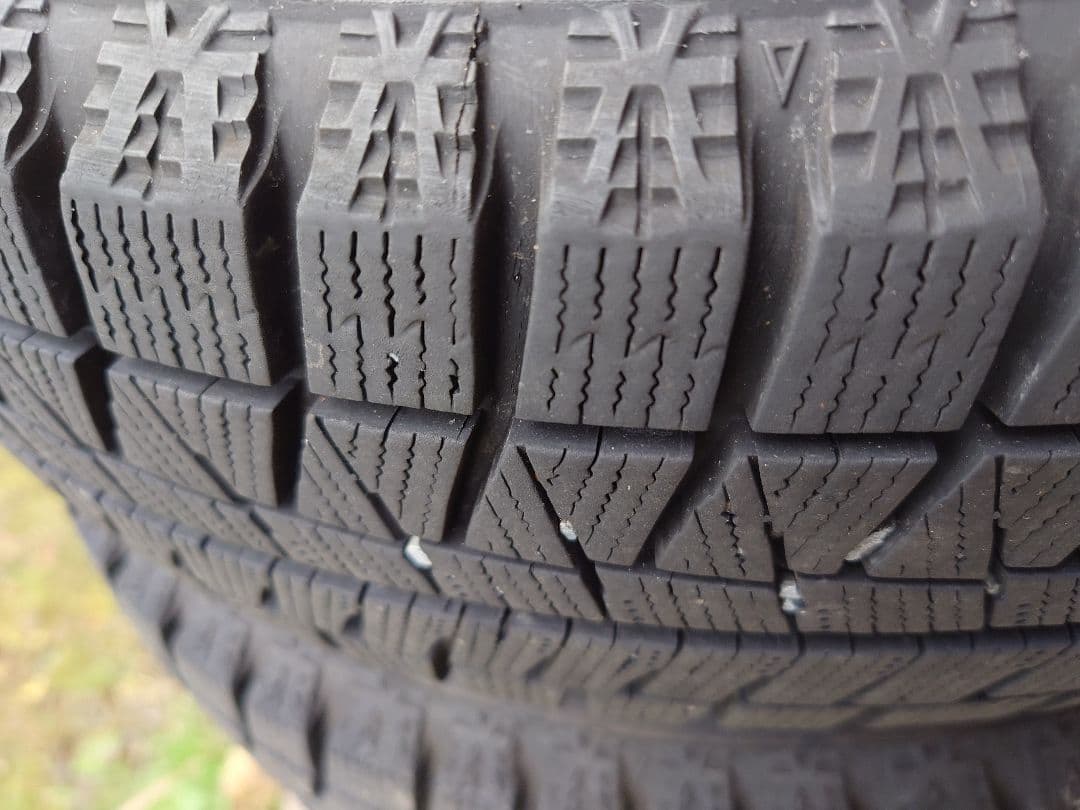 スタッドレスタイヤにアルミ付き165/65R14ブリジストン軽自動車用４本セット