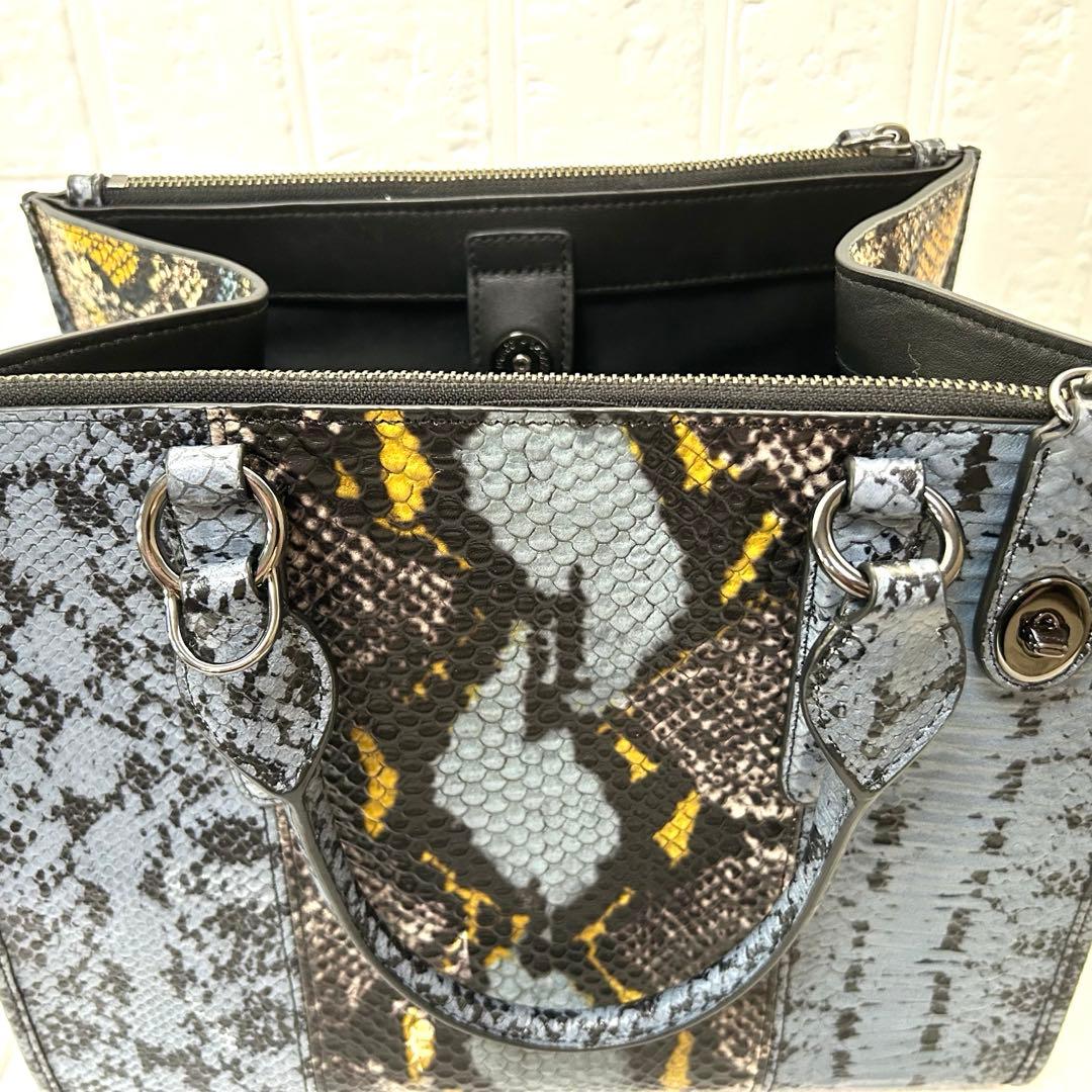 ♦︎COACH♦︎パイソン柄2wayレザーバッグ　ショルダー付き　未使用品