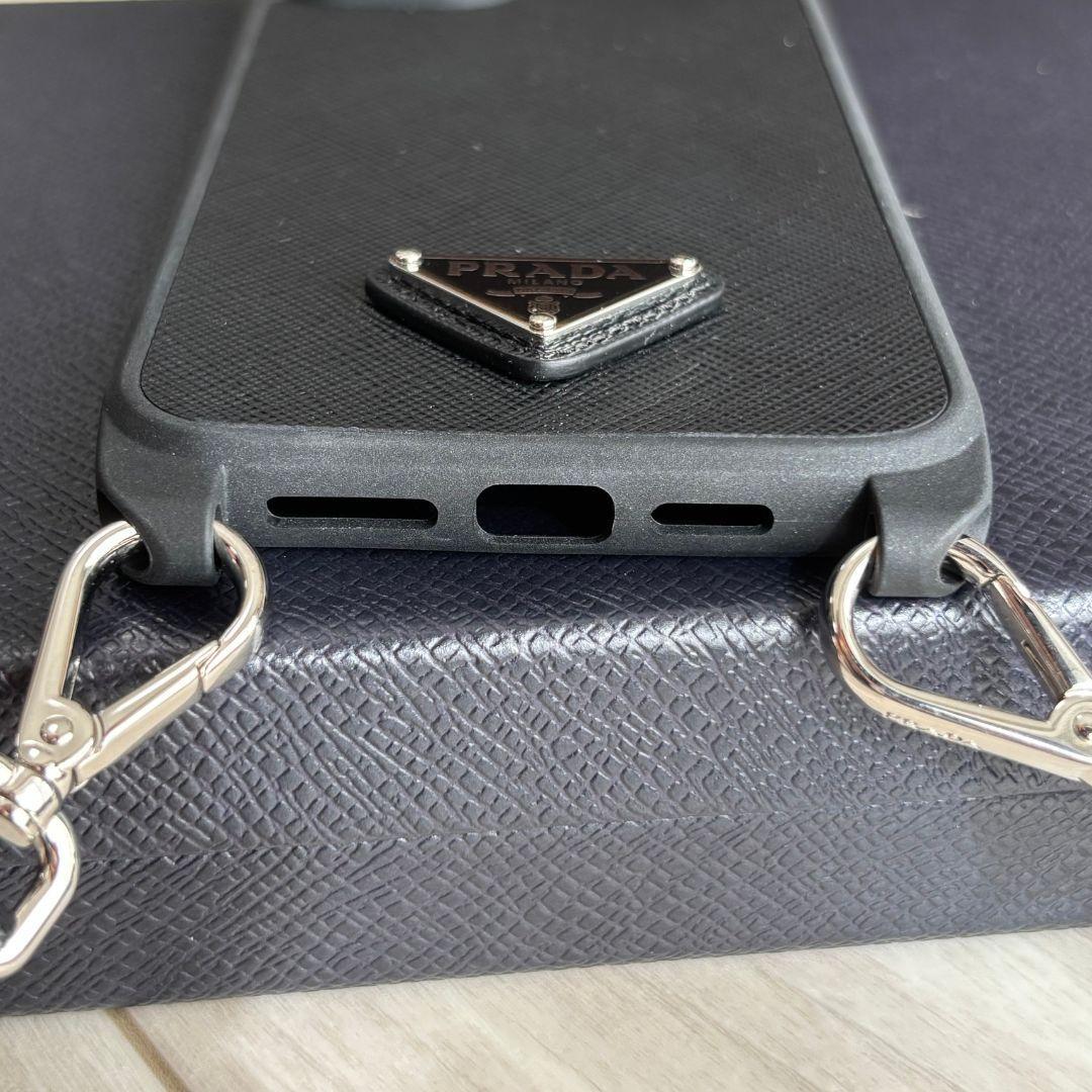 プラダ　iPhoneケース　ショルダー　スマホケース　レザー　PRADA