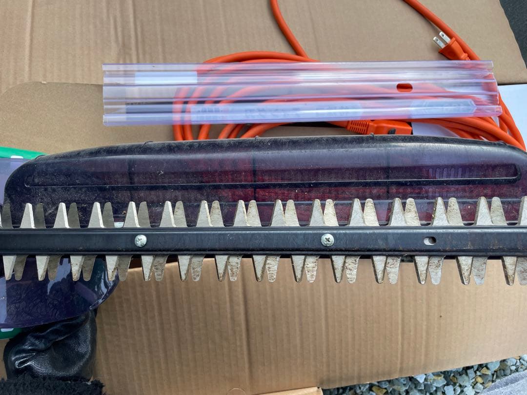 Makita MUH4002 芝刈り機 400mm