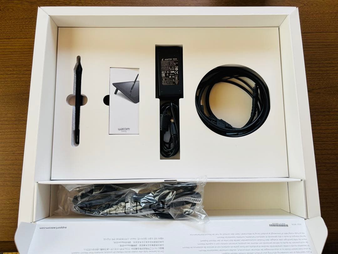 Wacom Cintiq 16 液晶ペンタブレット 本体　専用スタンドセット