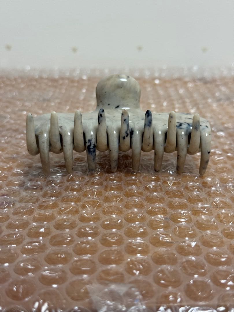 新品［UNDO HAIRWARE］No.4 ヘアクリップ**グレーマーブル**