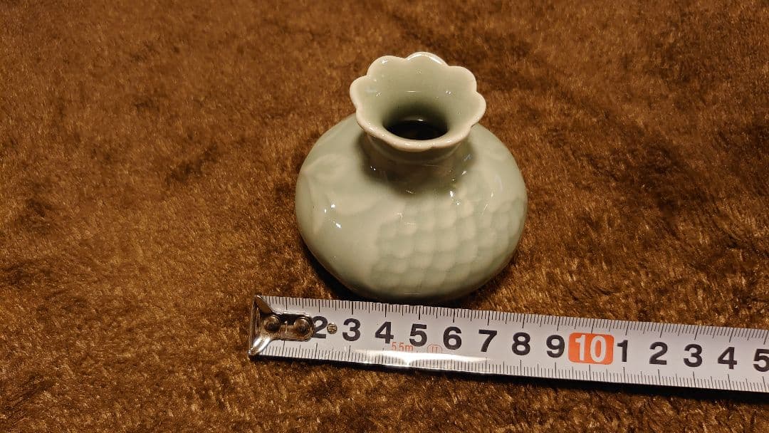 青磁　李朝青磁　陽刻　小壺　花入　蔵出し　１客