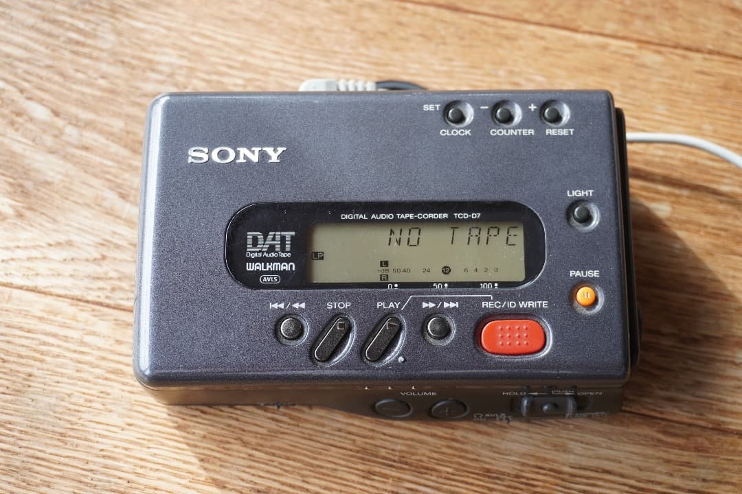 【週末限定値下げ中】SONY TCD-D7 DAT（ジャンク品・一部動作可能）