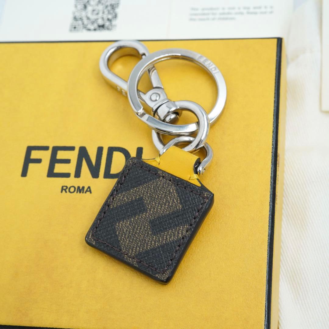 極上美品・付属品完備✨　希少　FENDI キーホルダー　スクエアFF ズッカ
