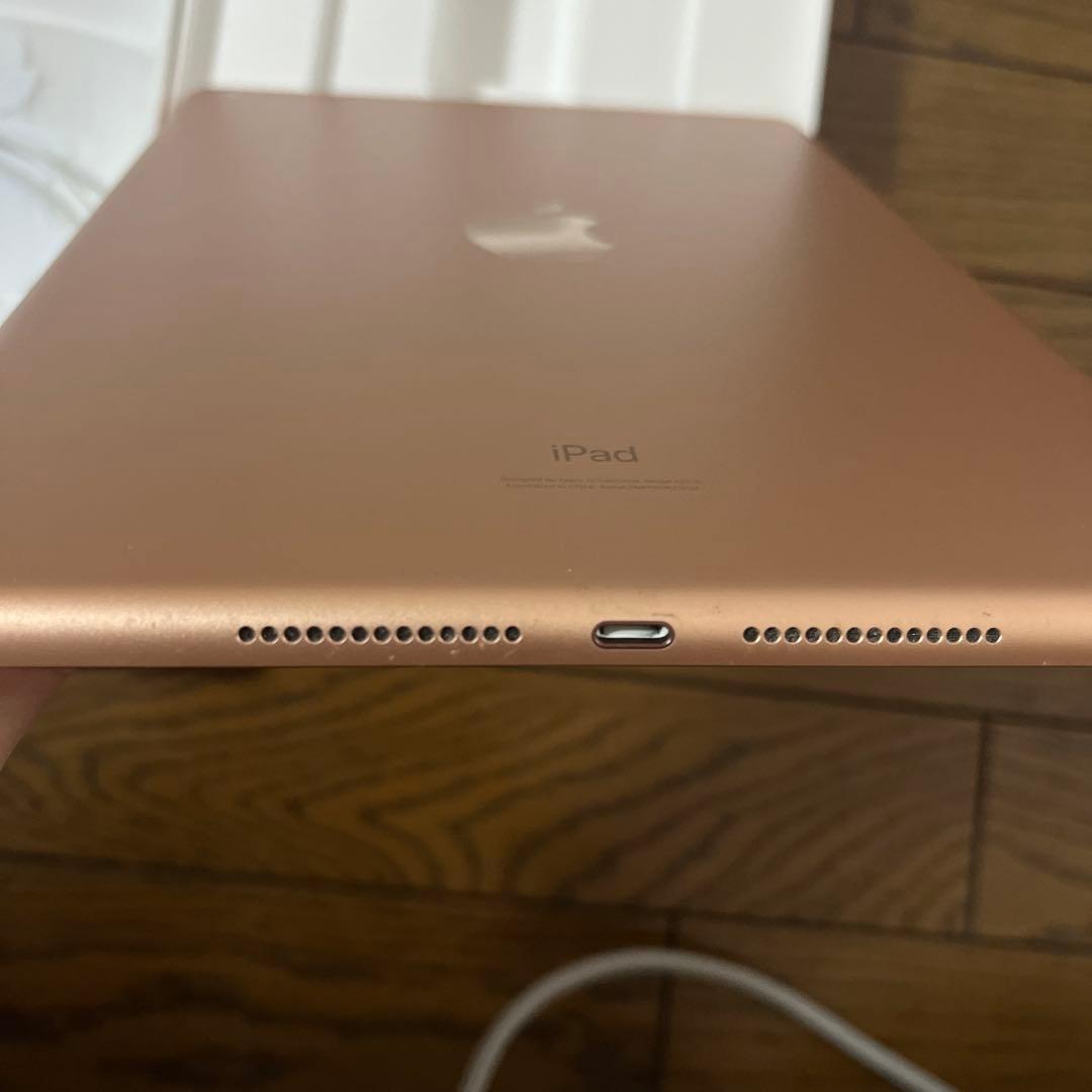 iPad 10.2インチ 代8世代 32G ゴールド 本体 充電ケーブル付き