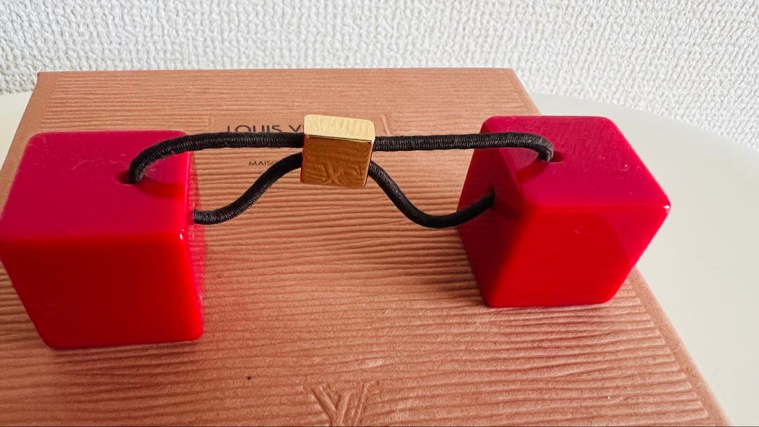 t*i様 匿名配送料込☆ルイヴィトンLOUIS VUITTON ヘアキューブ ア