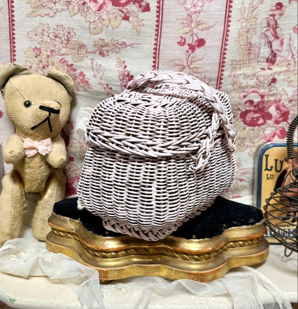 フランスアンティーク　ピンクのドールパニエ　ビスクドールのお持たせに^_^