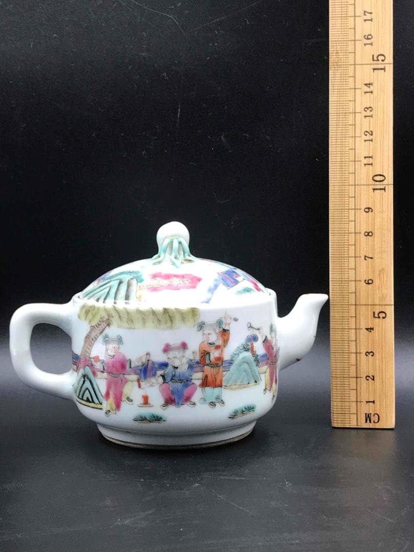 中国古美術　清同治　「同治年製」在銘　粉彩桃寿紋子供遊び紋　急須(C-17)