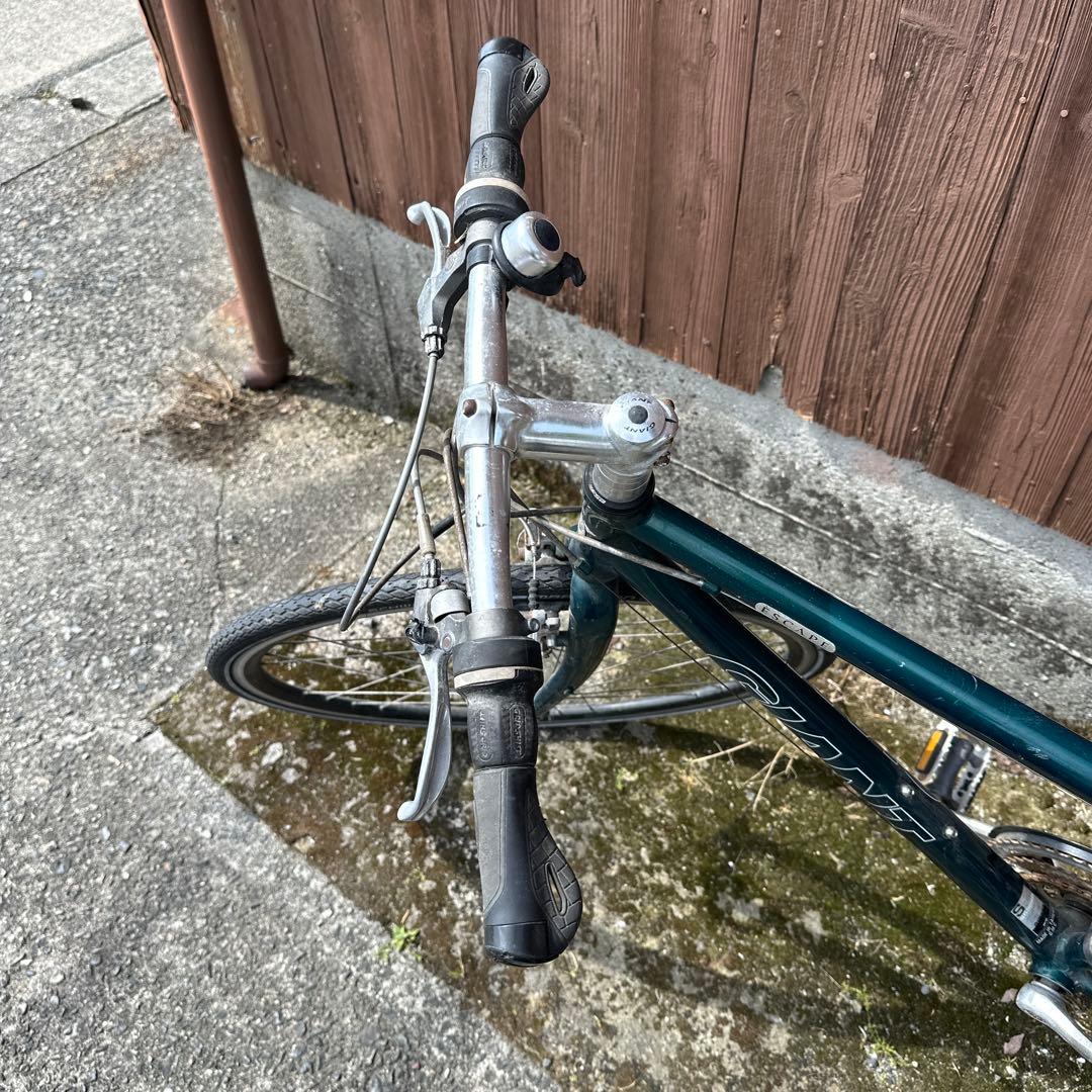 ジャンク品GIANTESCAPE緑色ロードバイク愛知県限定空気入れヘルメット付き