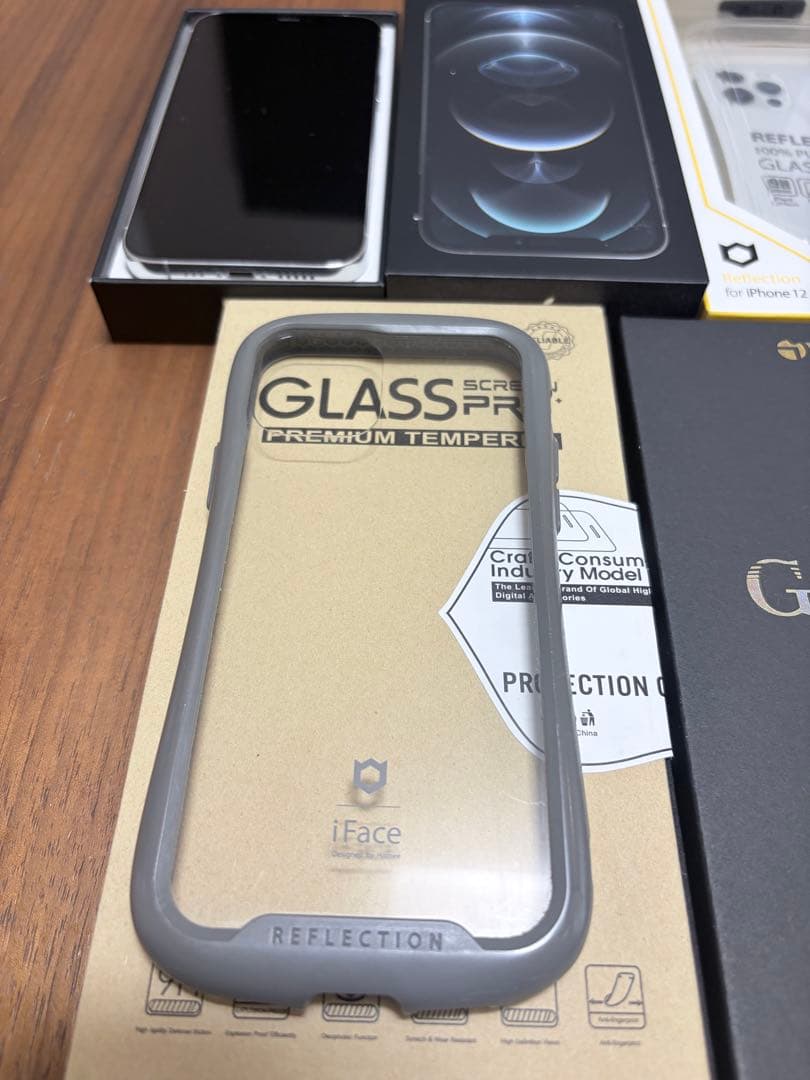 【美品】Apple iPhone 12 Pro ホワイト256GB iFace