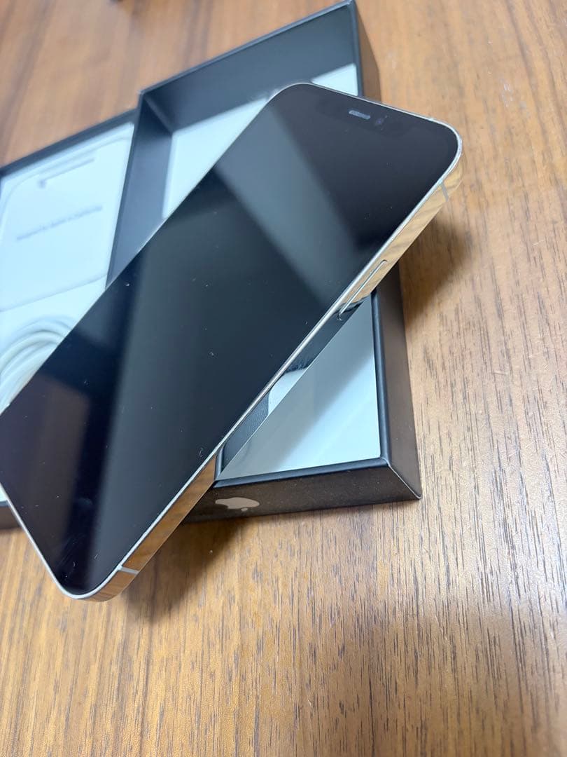 【美品】Apple iPhone 12 Pro ホワイト256GB iFace