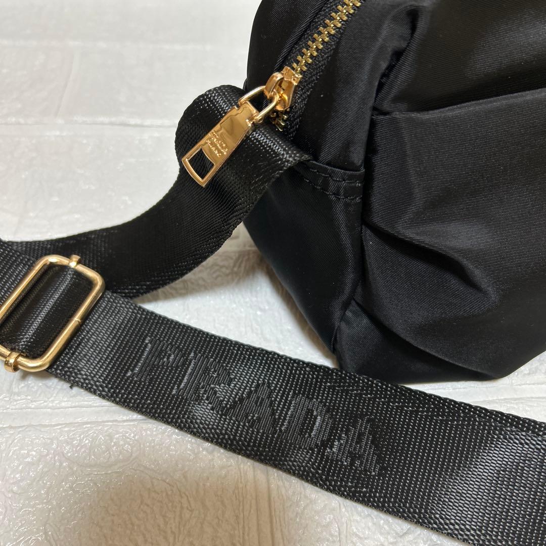 【新品未使用】PRADAノベルティショルダー、ポーチ