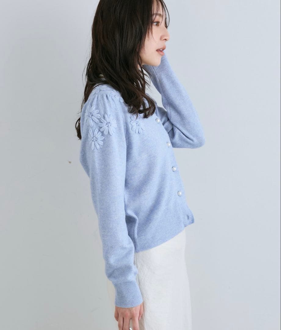 La boutique BonBon ラブティックボンボン 刺繍のカーディガン