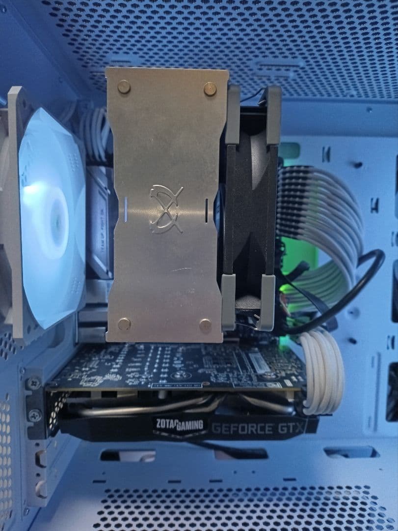 動作快適！Ryzen5搭載ゲーミングパソコン ホワイト