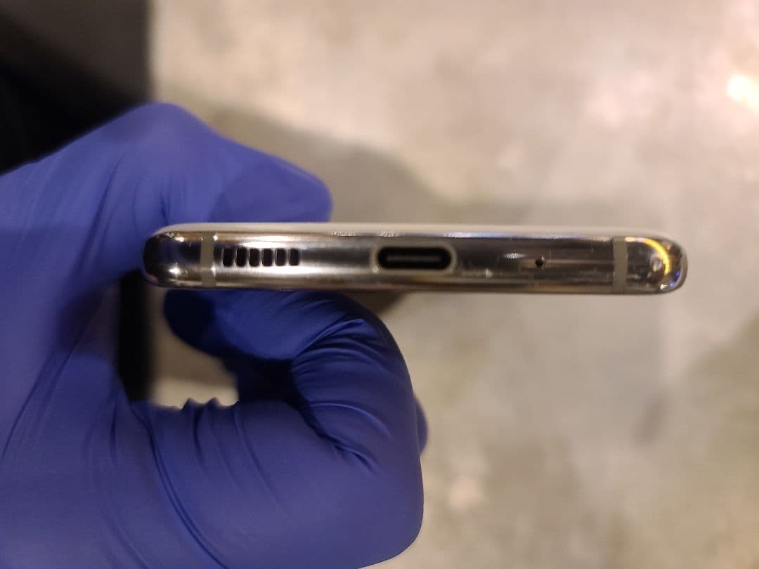 セ*コ様 a*i様 Galaxy S20 5G 本体 とケースおまけ。