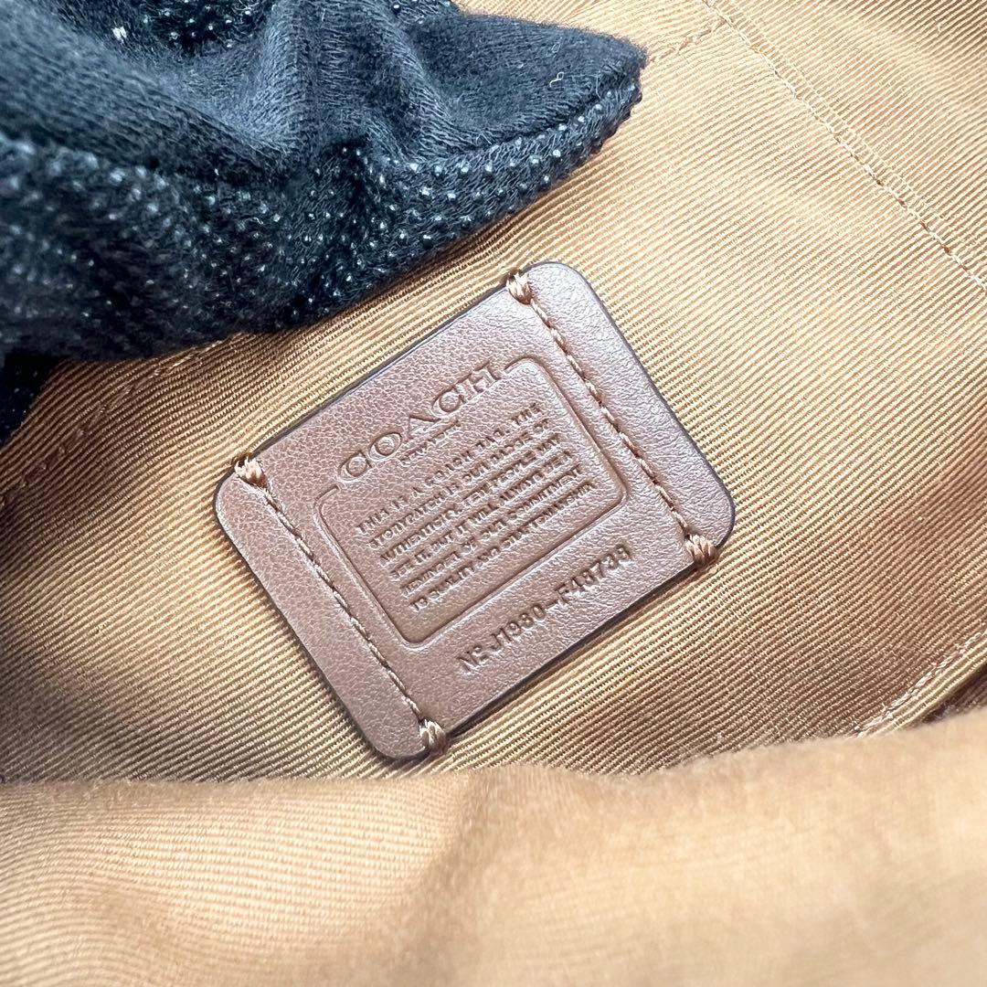 極美品✨コーチ　COACH　ボディバッグ　シボ革　ホワイト　ウエストバッグ