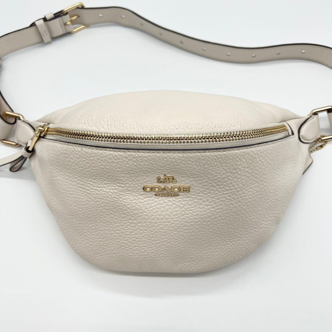 極美品✨コーチ　COACH　ボディバッグ　シボ革　ホワイト　ウエストバッグ