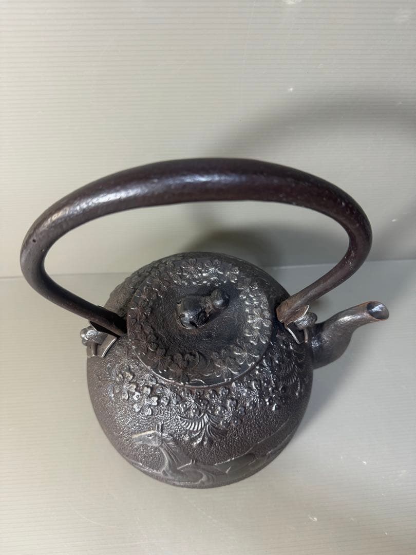 2423 南部鉄器　秀山作　鉄瓶　瓢箪　馬文