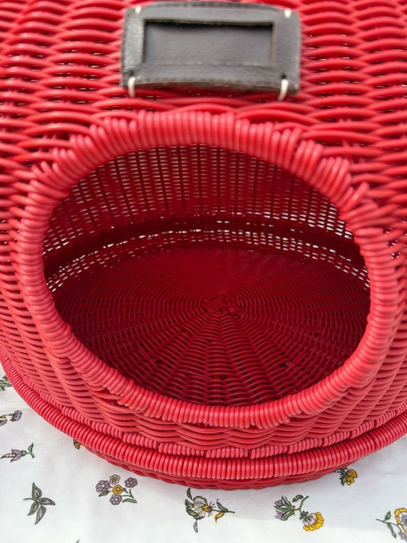 お正月　お値下げ！リンゴ型　ペットハウス 赤