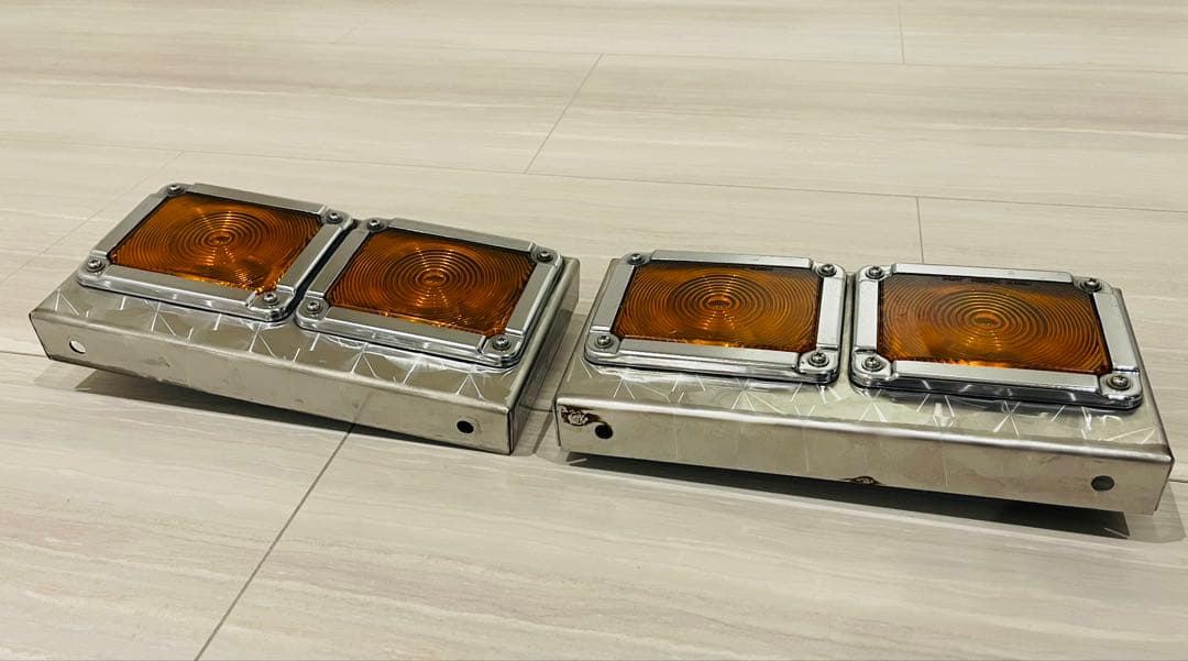 KOITO バスウインカー 2連 ウロコステー付き