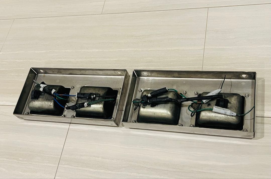 KOITO バスウインカー 2連 ウロコステー付き