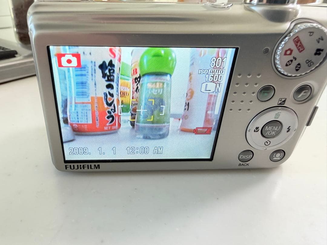 フジフィルム　FinePix F70 EXR シルバー