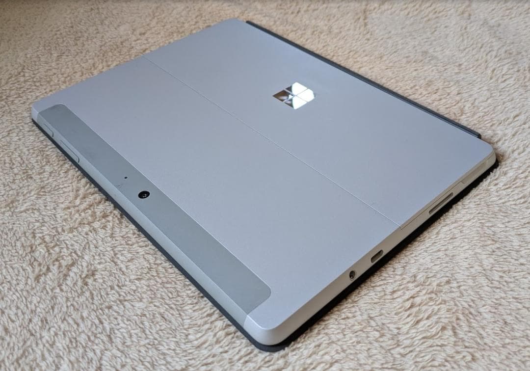 Microsoft Surface Go 【お得なドッキングステーション付】