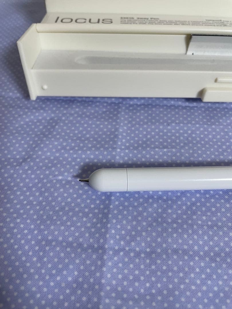 メタフィス　3wayペン　ホワイト