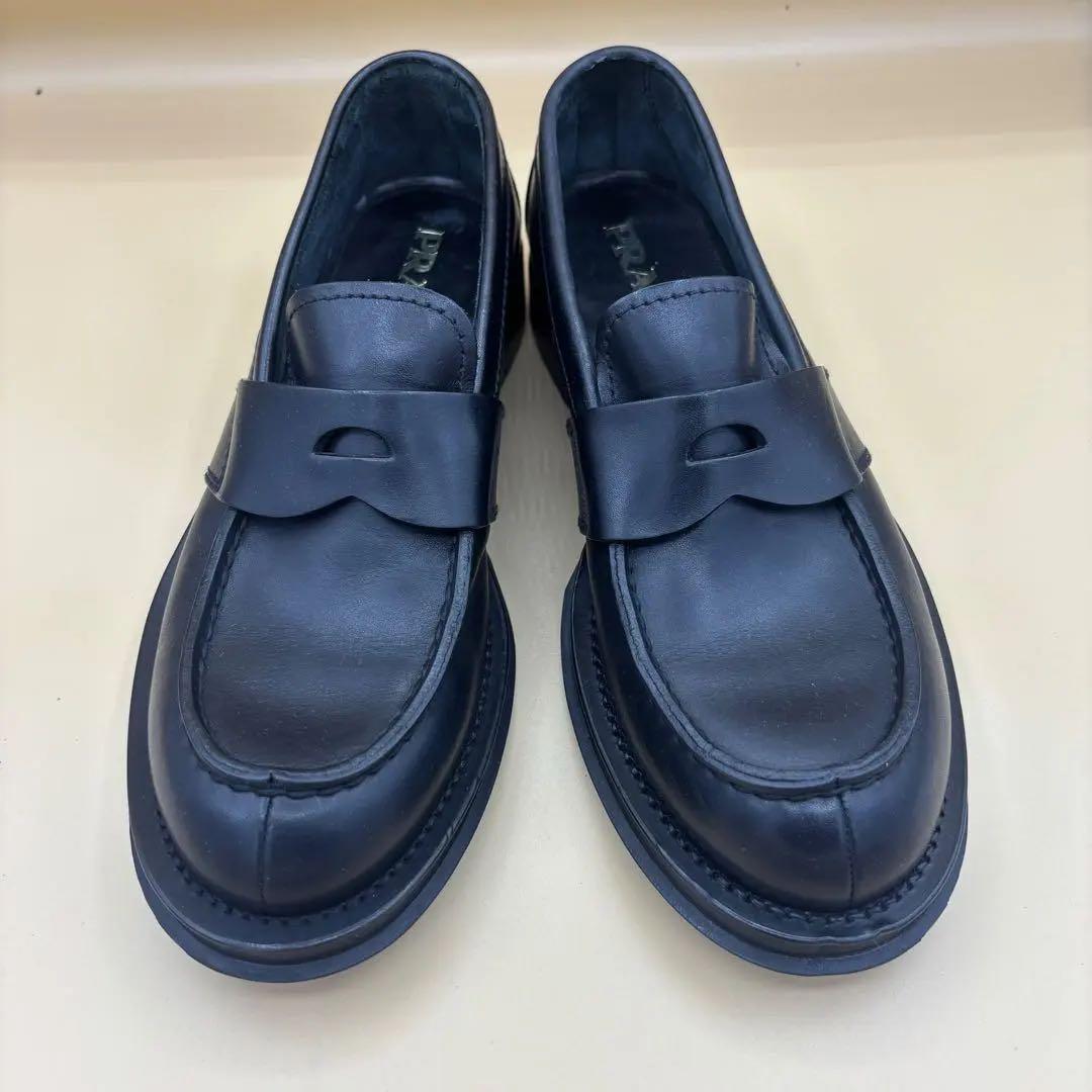 PRADA 黒 ローファー メンズ 7 1/2 レザー