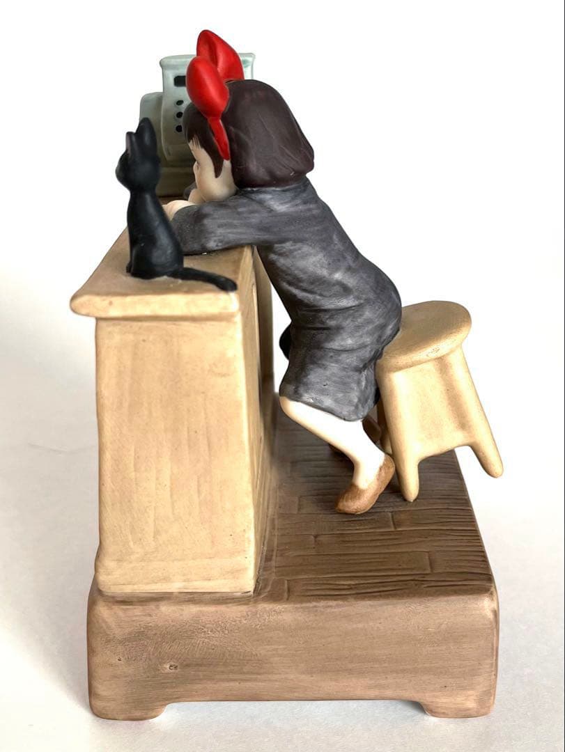 ★未使用★ジブリ魔女の宅急便✴︎キキ店番✴︎陶器製オルゴール♪やさしさに包まれたなら