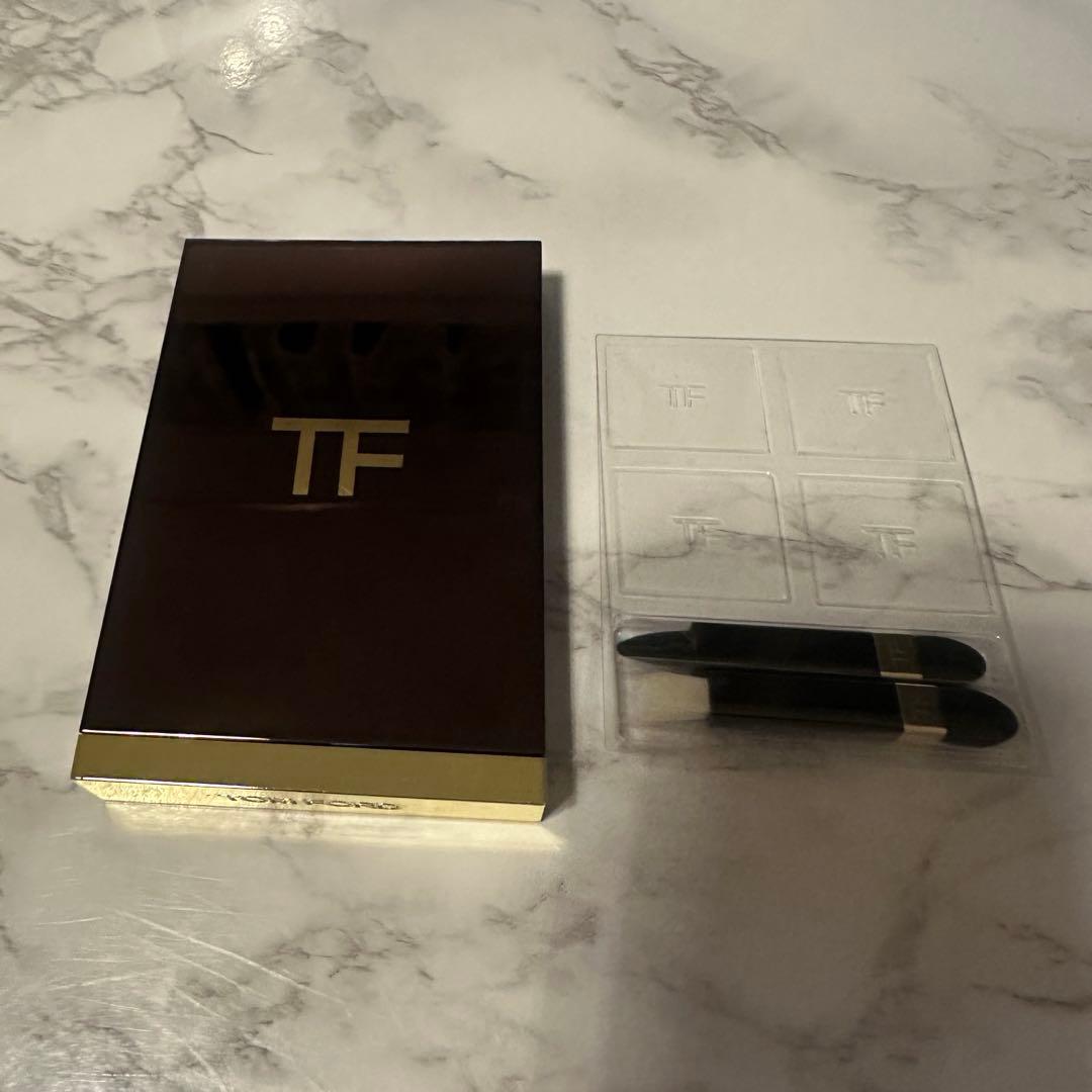 トムフォード　アイカラークォード【復刻版】28RW デイドリーム