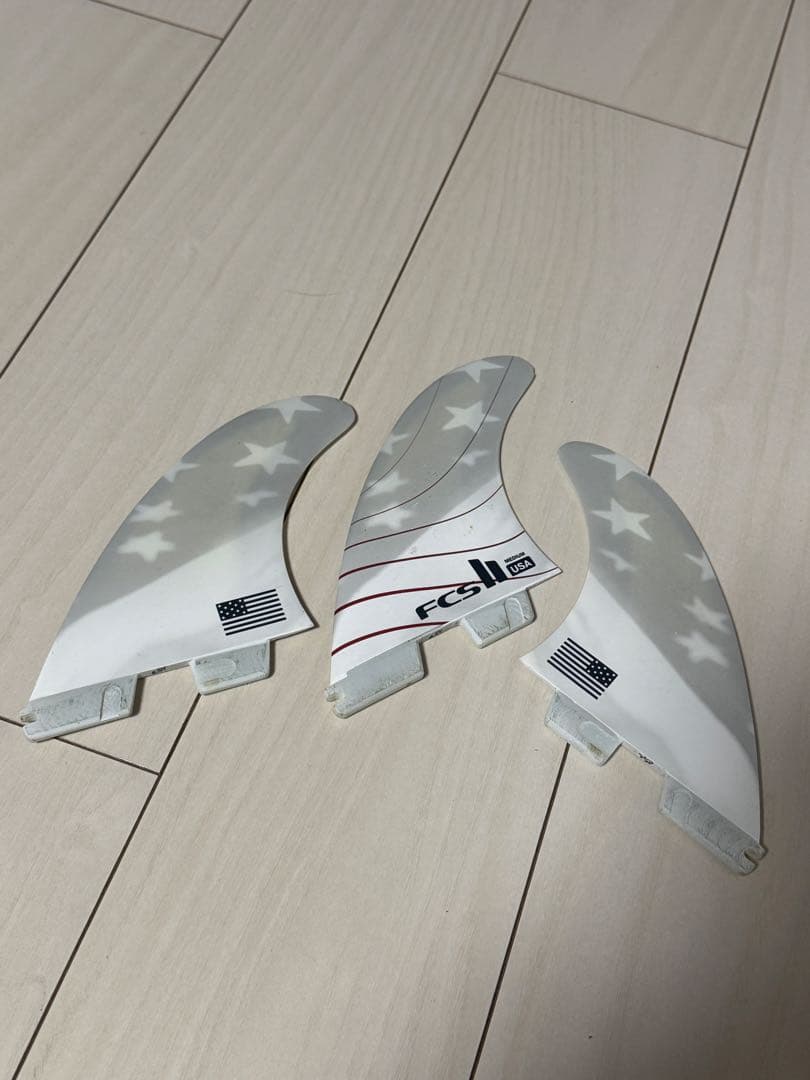 美品 FCS II USA サーフボードフィン 3枚セット