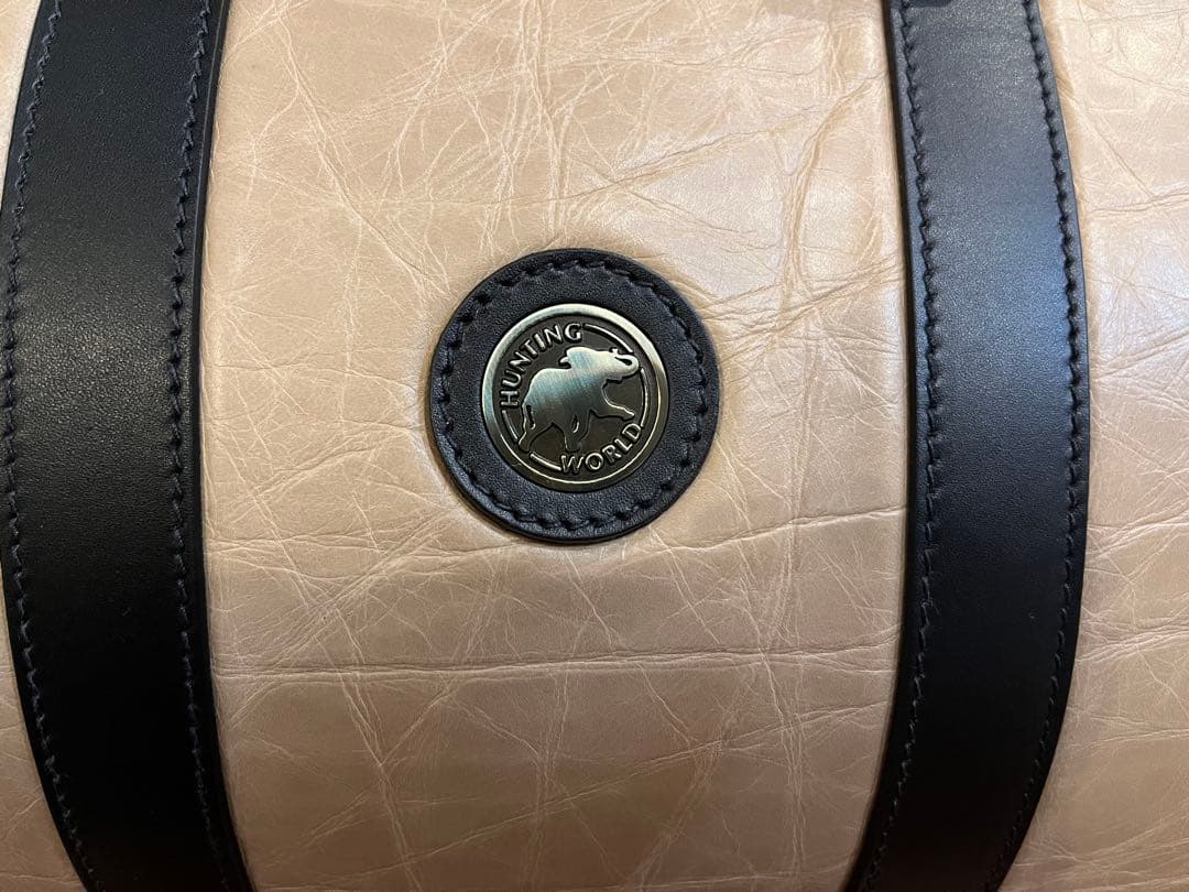 ハンティングワールド　ボストンバック　ゴールドロゴ