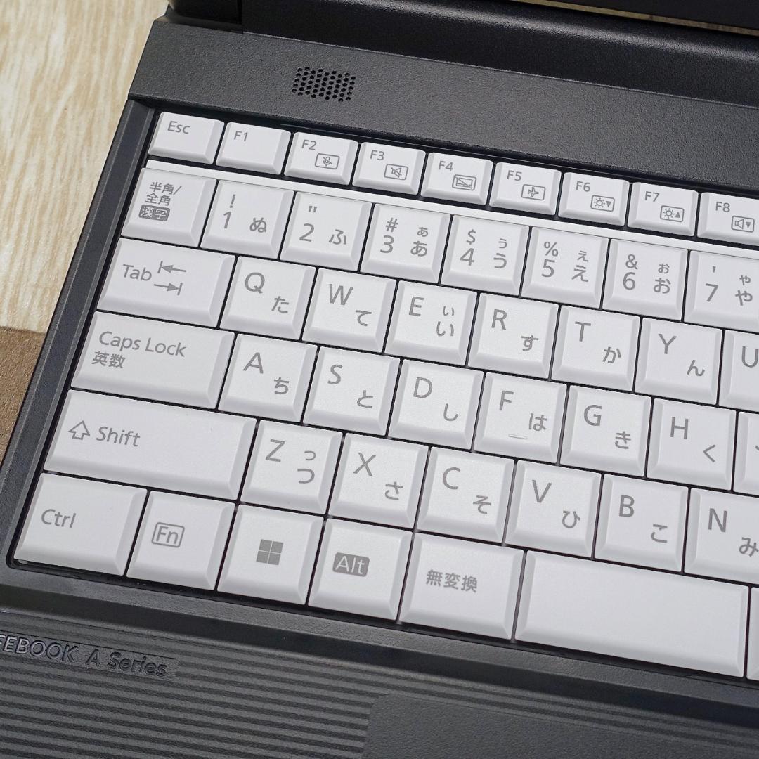 美品で神速の２０２３年製✨１２世代ｉ５に超高速新品ＳＳＤ５００ＧＢ＆大容量メモリ