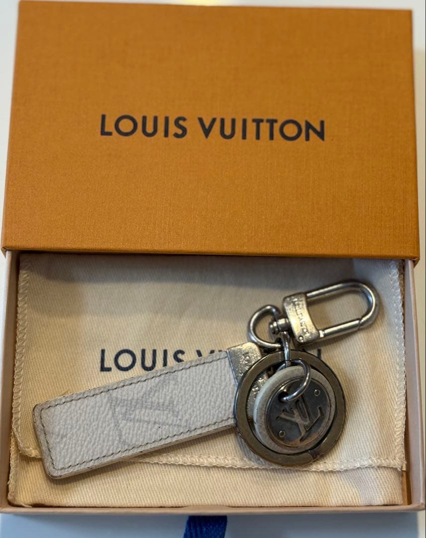 【月末SALE】Louis Vuitton ポルトクレホワイトレザー キーホルダ