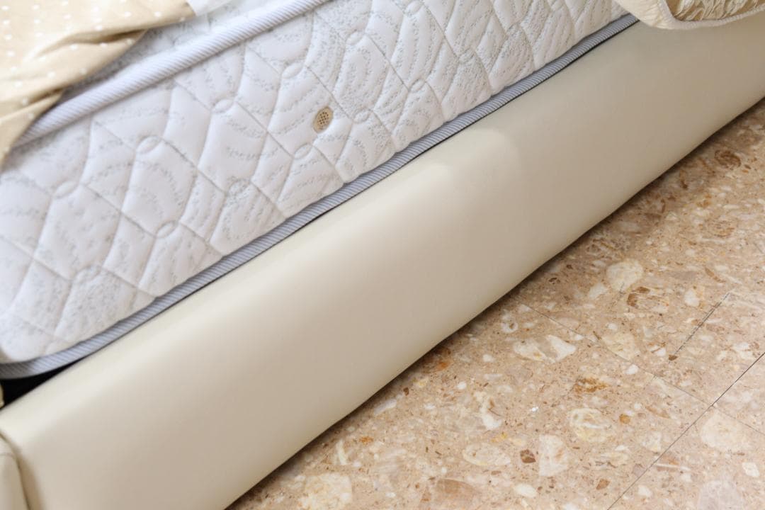 ベッドフレーム ダブル ワイドダブル チェスターフィールド風 革風ファブリック