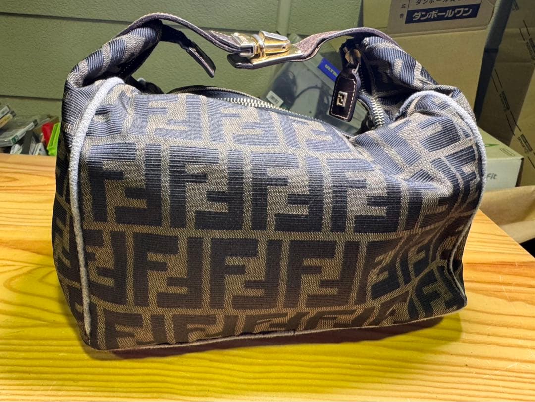 g1821 Fendi （フェンディ）ズッカ柄 バニティバッグ