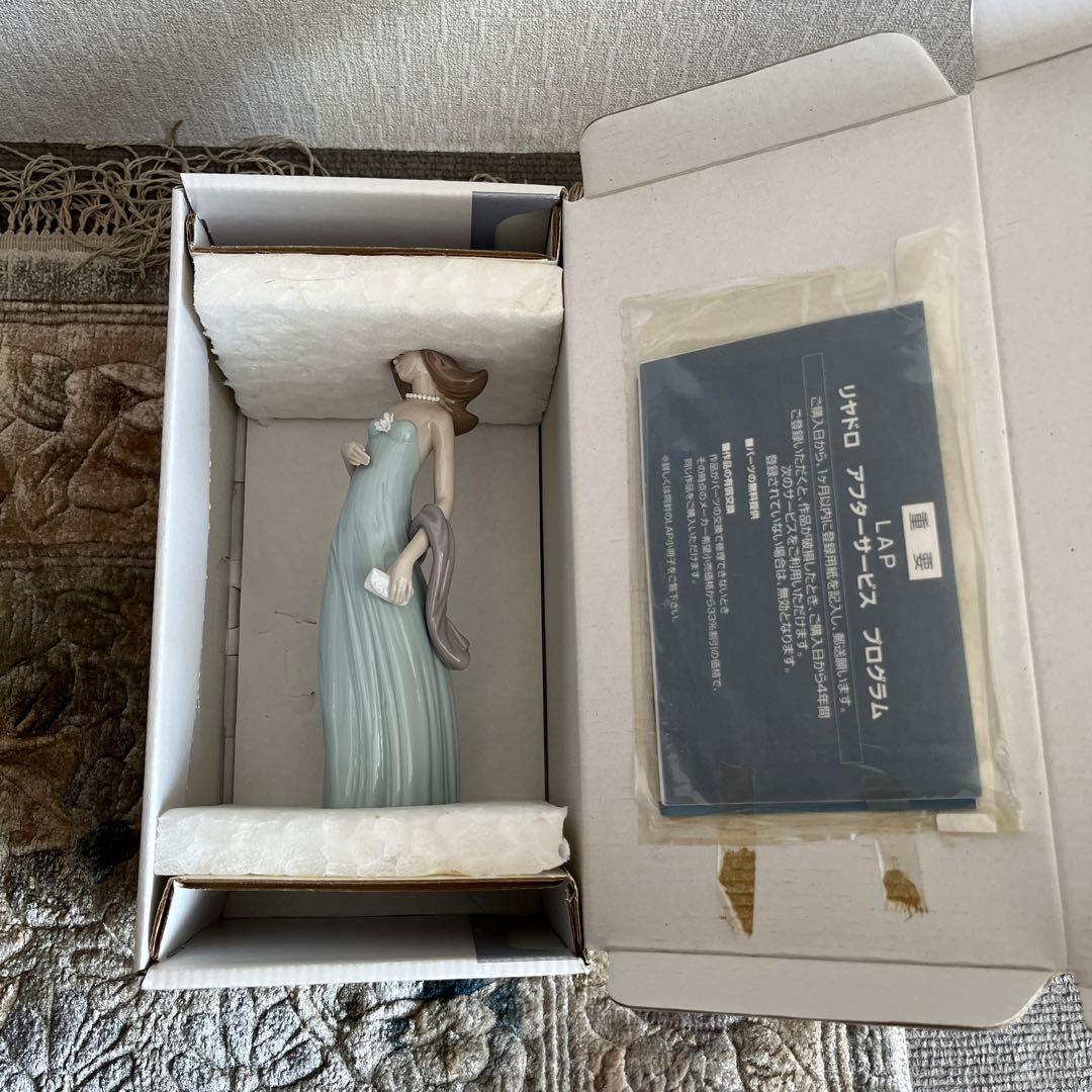 LLADRO リヤドロ　少女