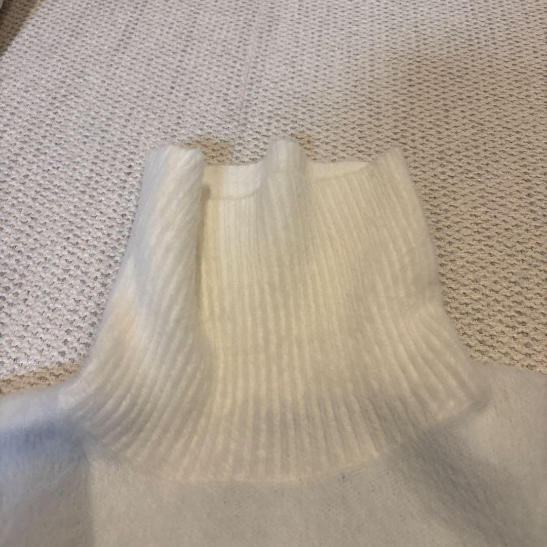 Rosasen ホワイトタートルネックセーター値下げ中‼️