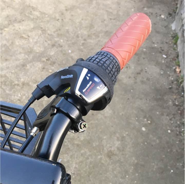 折りたたみ自転車 ギア6段階 ライト・カゴ付き チェーンロック付き