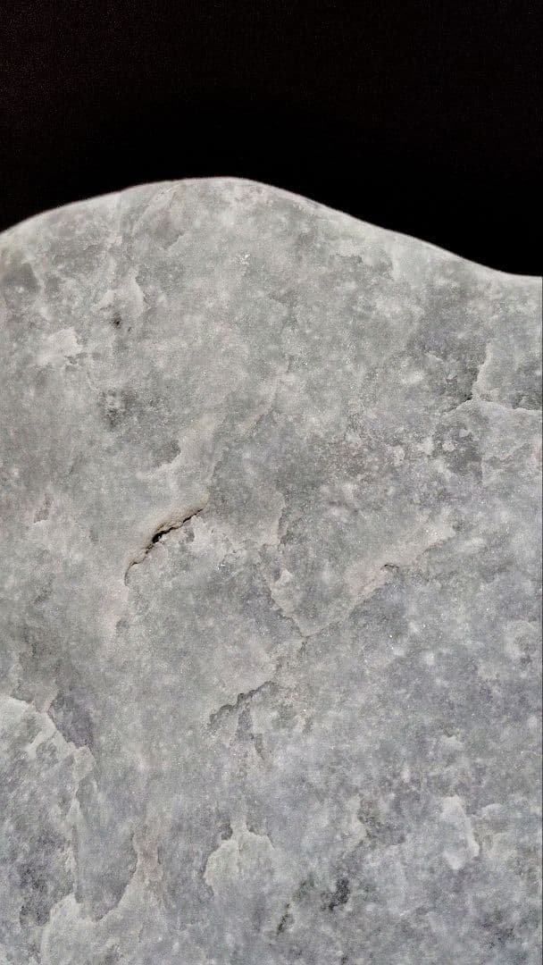 ★翡翠原石★糸魚川硬玉【小滝・切り出し3.3kg】