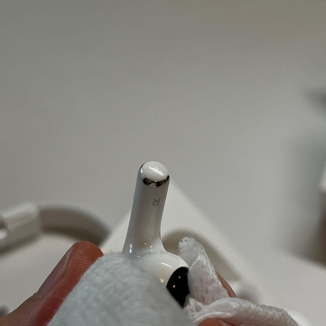 airpods pro 2 type c 使用1年 ※右耳時々ノイズあり
