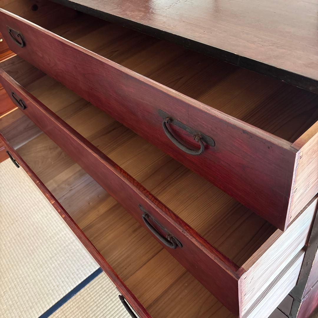 アンティーク　飴色のツヤ美しいシンプル和箪笥　たっぷり収納