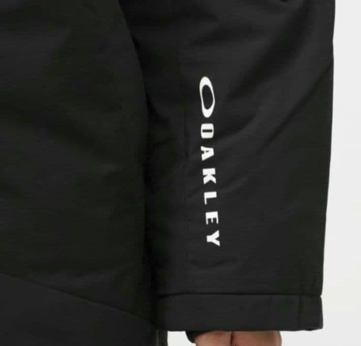 【新品未使用】オークリー　ロングコート Mサイズ ベンチコート 黒