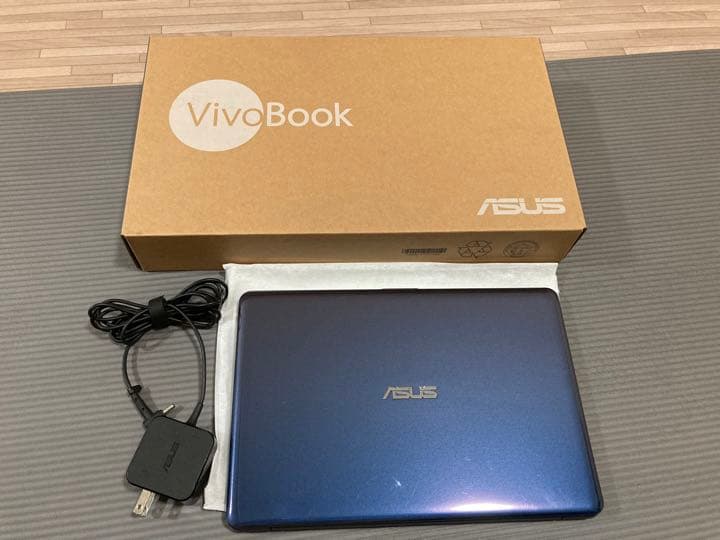 ノートパソコン（ASUS VivoBook X207 NA）