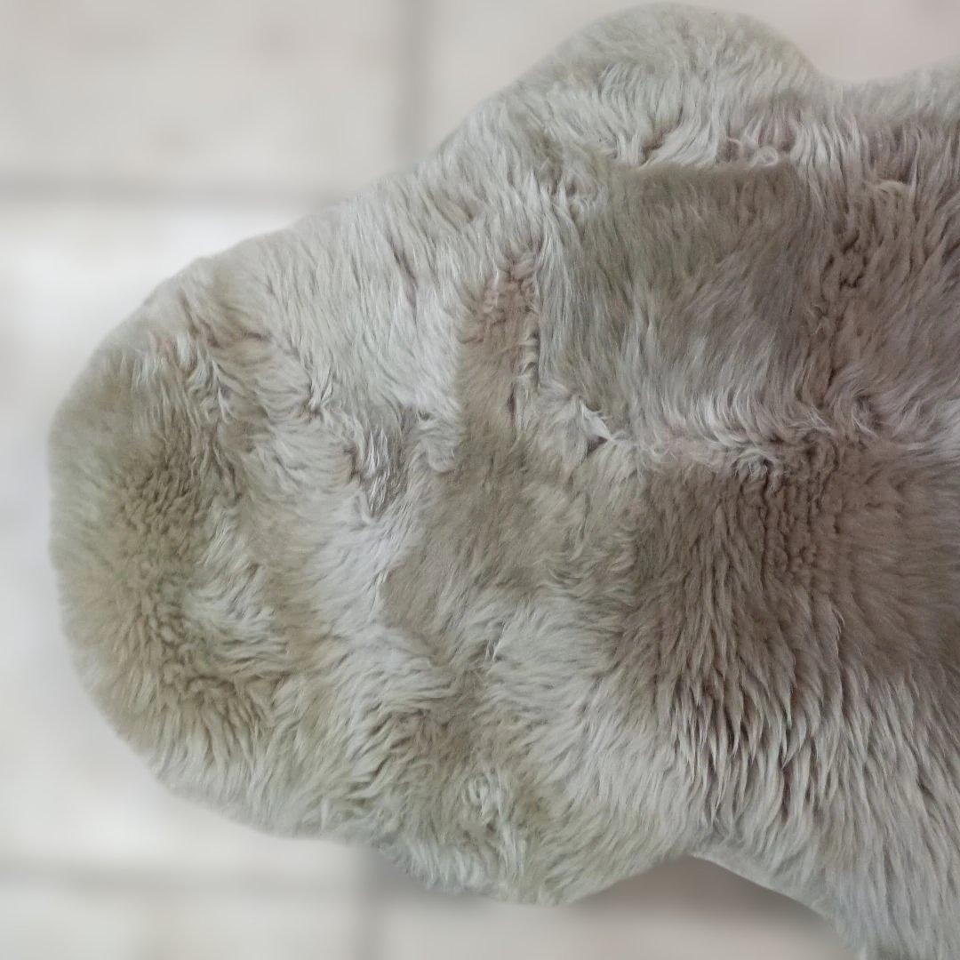 6030　ムートンラグ　敷物　１２８×５８ｃｍ　日本ムートン協会のシールあり