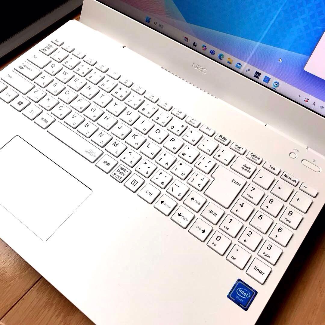 美品 NEC LAVIE N15 Smart