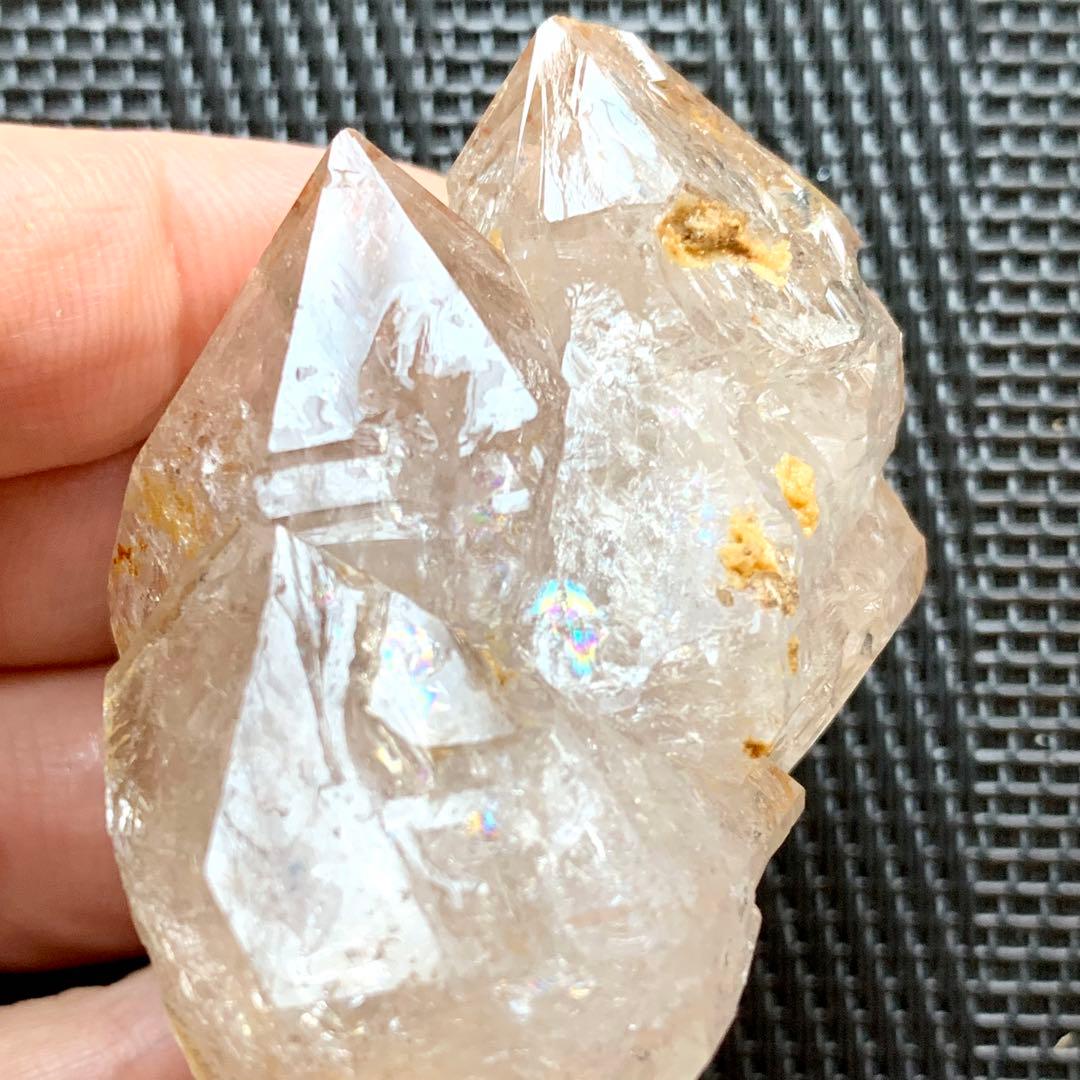 Big3フェンスタークォーツ/肉厚うるキラ！虹入り